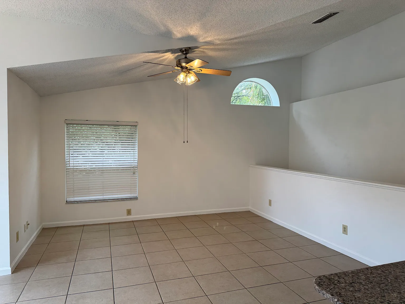 2 bed, 1126 sqft, $1,700 — Photo 4