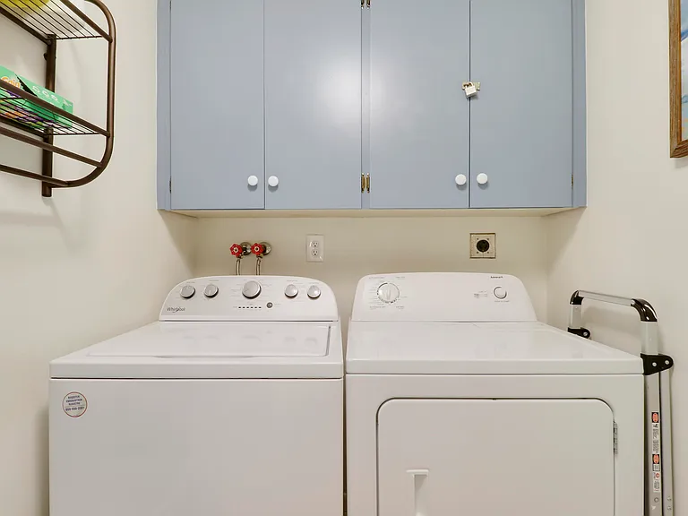 275 Beach Rd — Photo 11