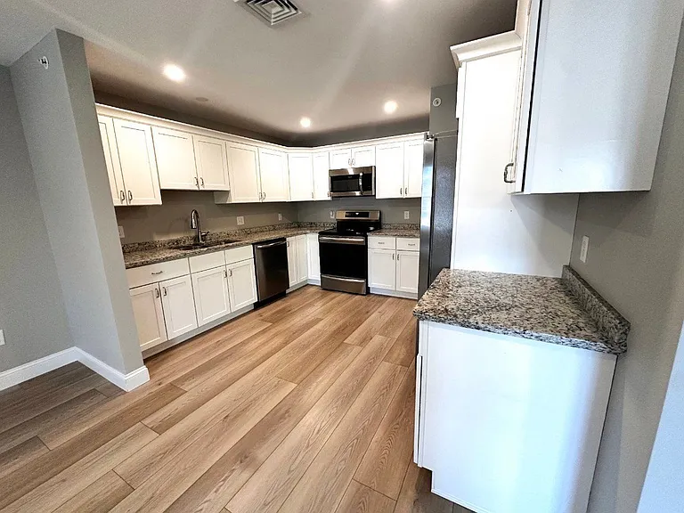 109 Church St #14 — Photo 1