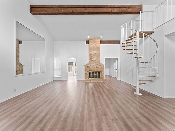 5th image of 11862 Gallery View