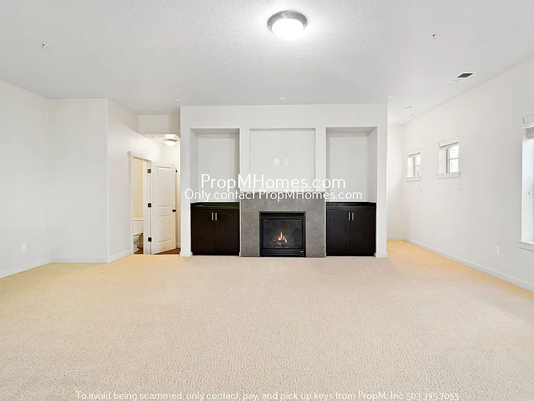 610 NE Garswood Ln — Photo 7