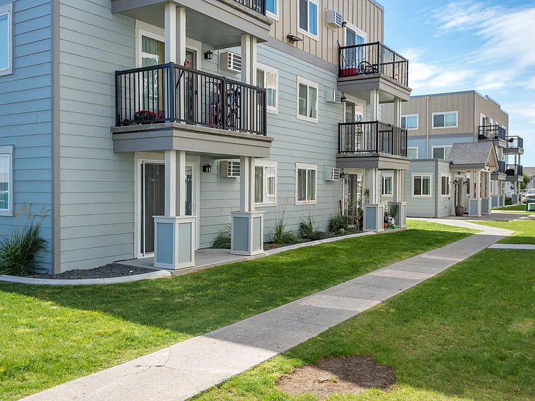 Sunset Apartments | Exterior Building