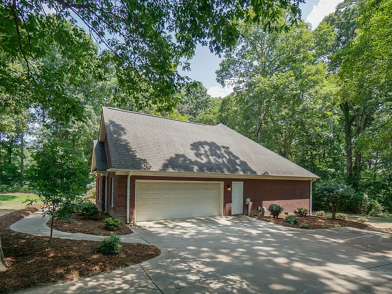 808 S Love Chapel Rd — Photo 19