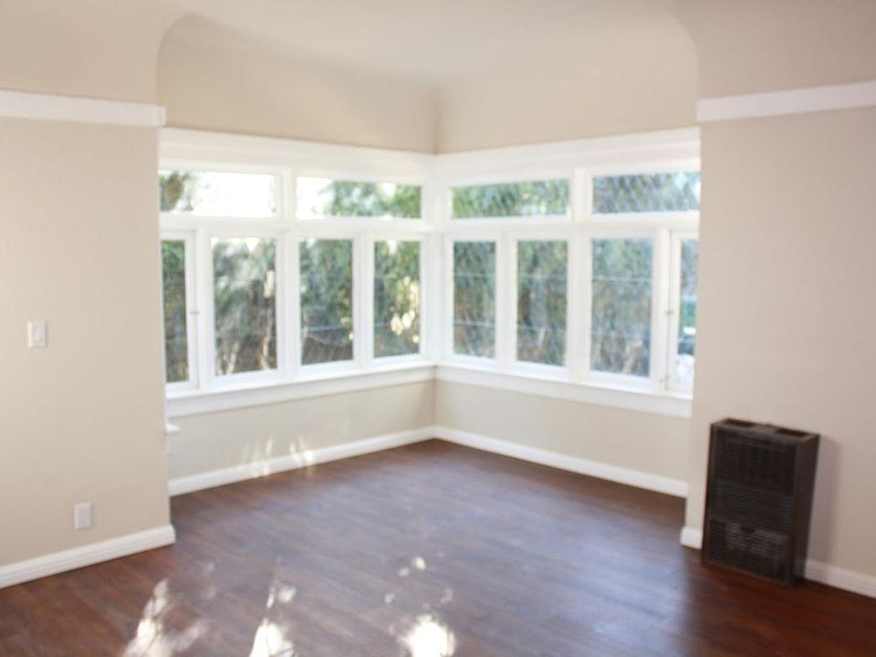 1st image of 1030 23rd St APT 2