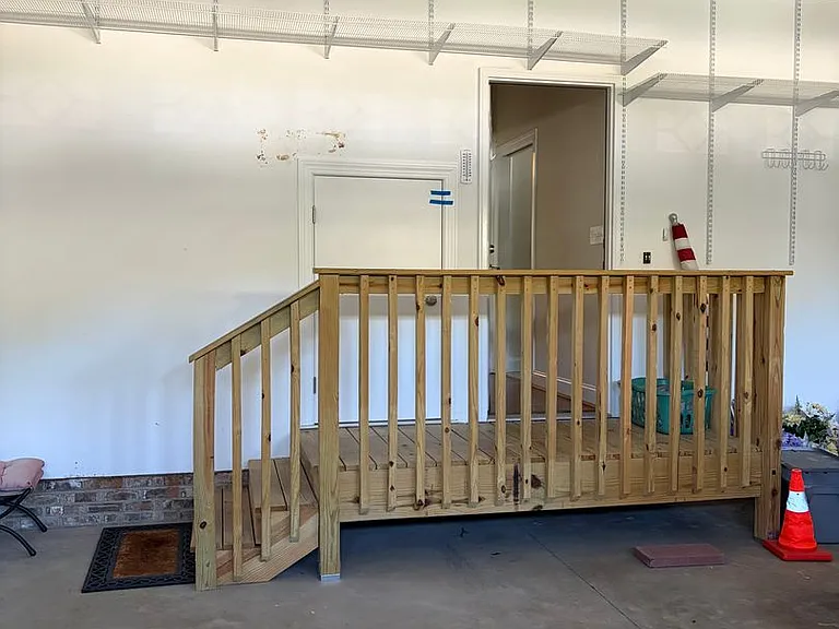 125 Gramercy Ct — Photo 31