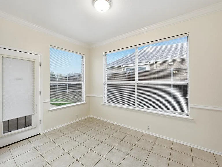 2216 Oak Park Dr — Photo 9