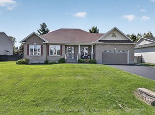 26 Bedard Blvd, Petawawa, ON K8H 0B7