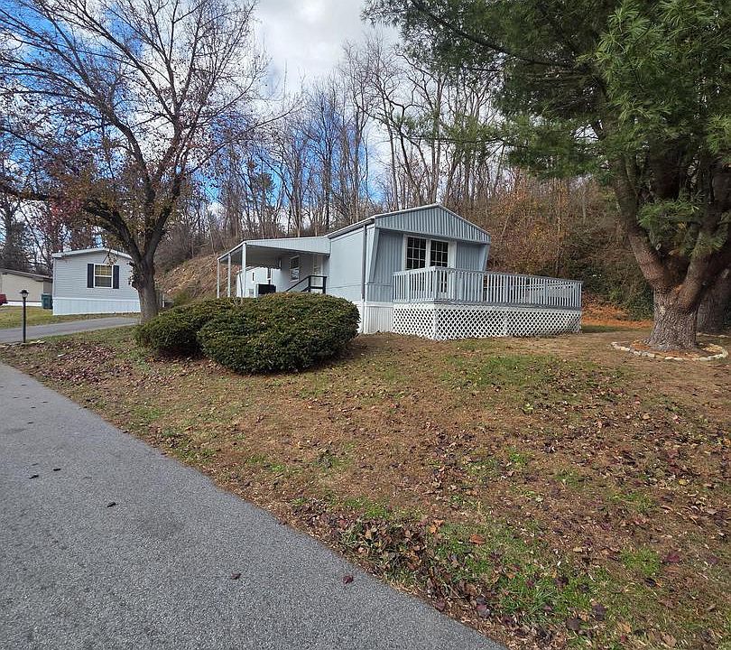 1st image of 17 Kimberly Ave