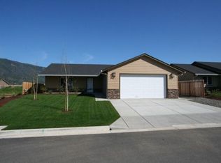 642 Gentry Loop, Myrtle Creek, OR 97457