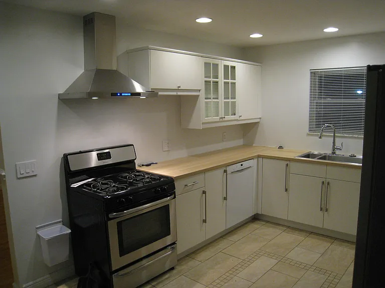 2234 Diana Pl — Photo 24