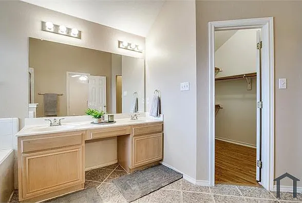 7309 Normandy Rd — Photo 16