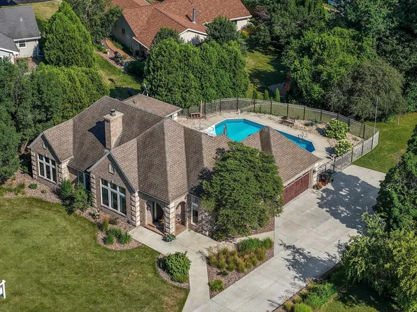 1120 Seminole Dr, Fort Atkinson, WI 53538