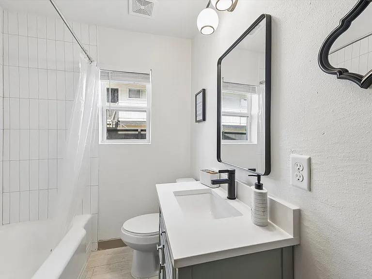 1224 Welch St #2 — Photo 9
