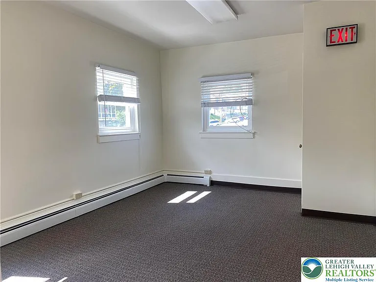 146 North St — Photo 7