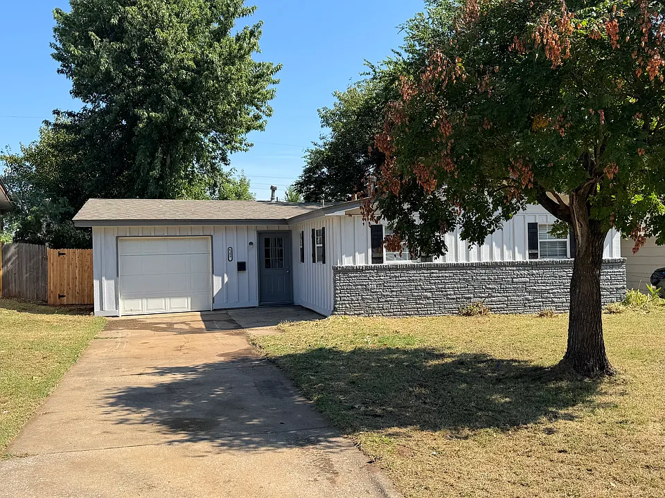 6209 SE 6th St