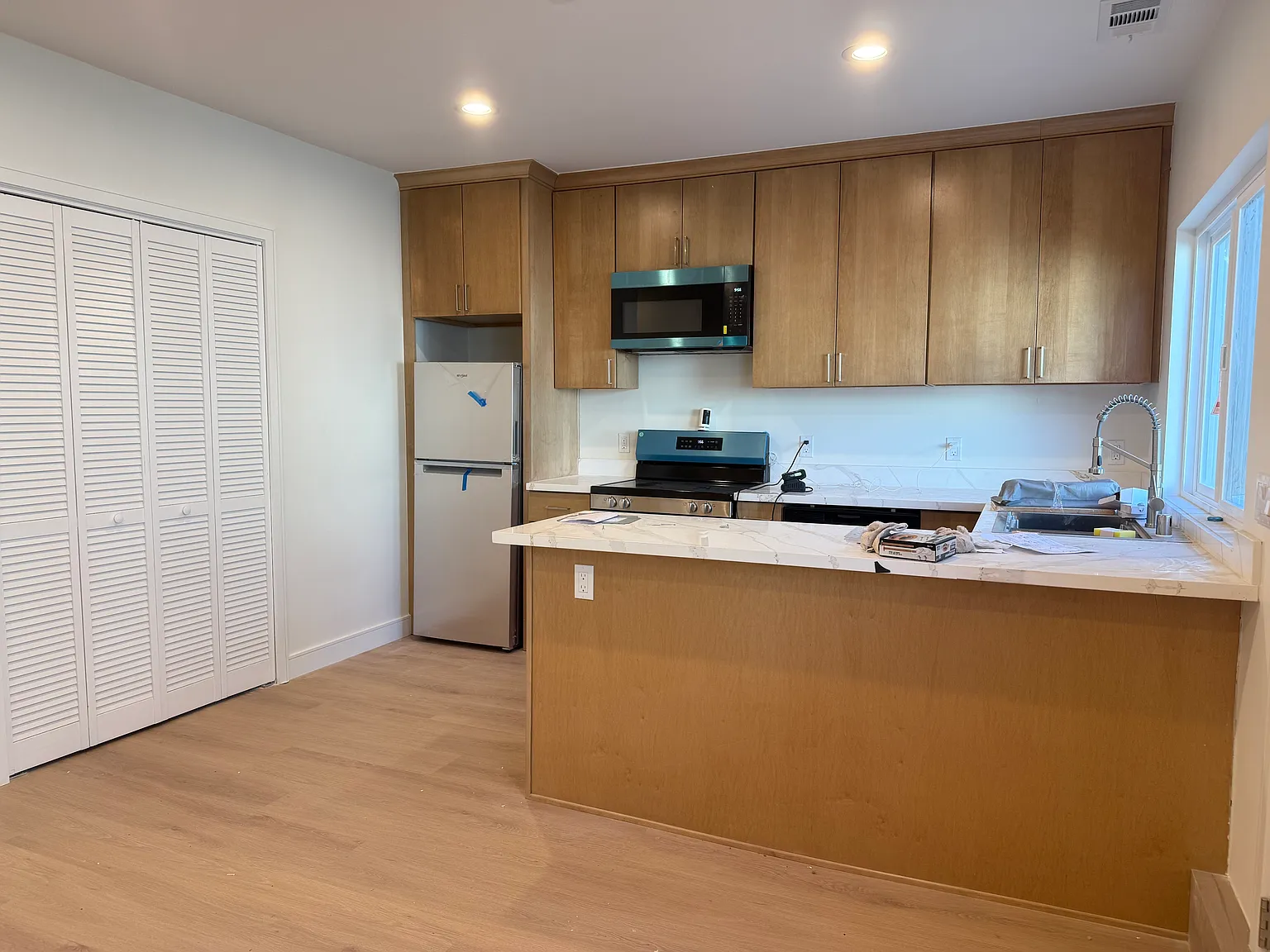2 bed, 800 sqft, $4,500 — Photo 3