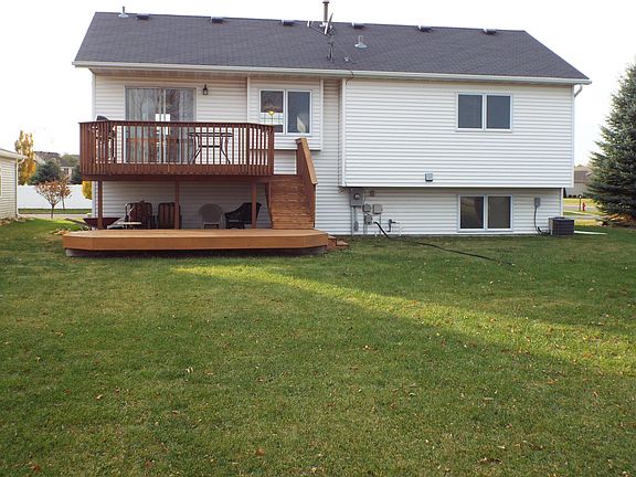 Deck/Backyard