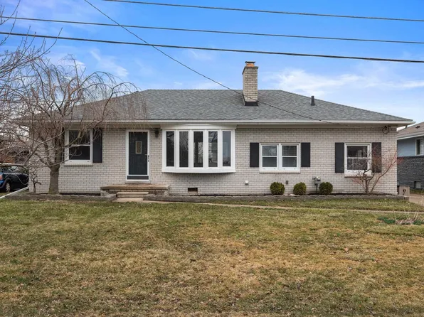 22497 Revere St, Saint Clair Shores, MI 48080