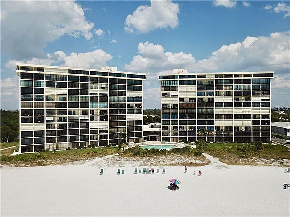 2nd image of 19 Whispering Sands Dr APT 902