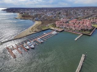 54 Harbour Ct, Staten Island, NY 10308