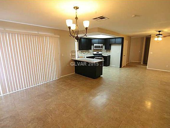 4th image of 817 Dawn Dr