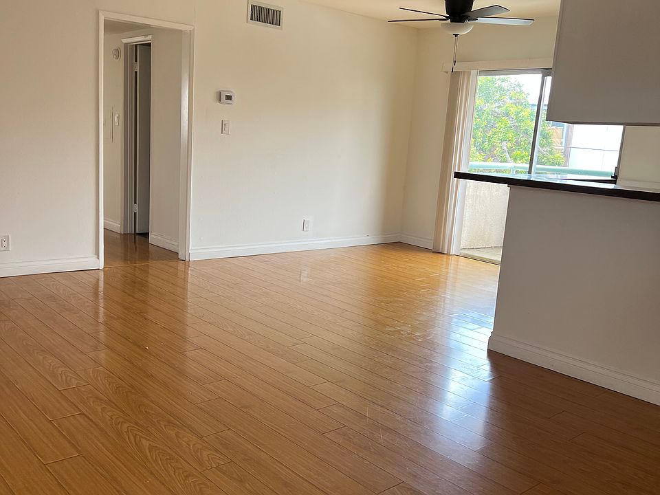 1st image of 5320 Zelzah Ave APT 301