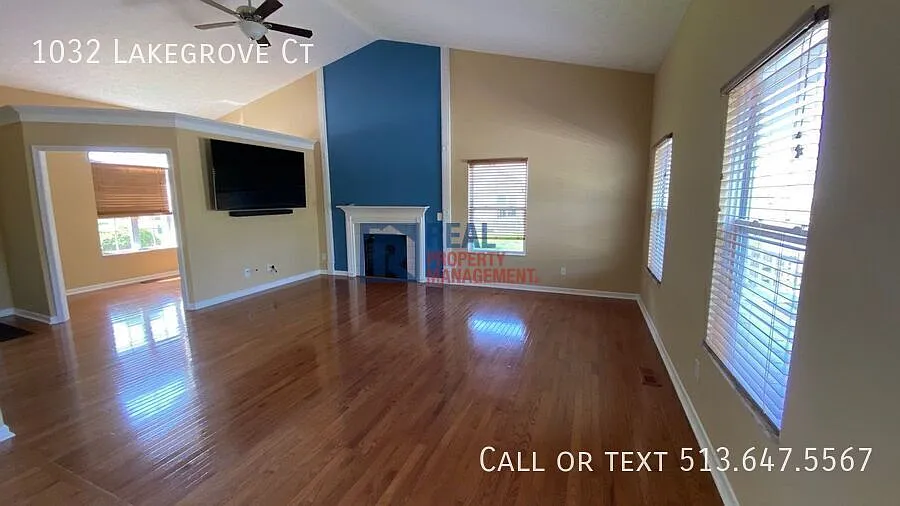 Gorgeous 3 Bed - 2.5 Bath Lake Grove North Home in Westerville — Photo 4
