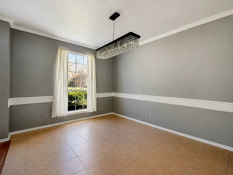 2657 Hillside Dr — Photo 4