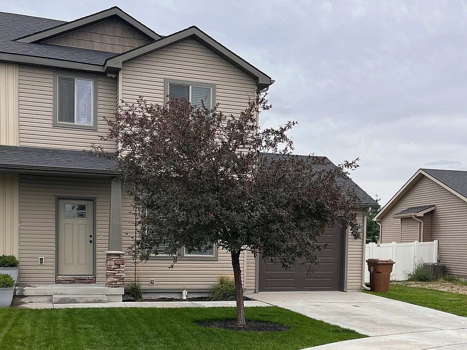 1541 Stonehedge Ct