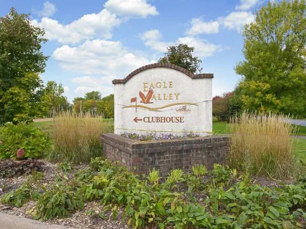 2245 Eagle Trace Ln, Woodbury, MN 55129