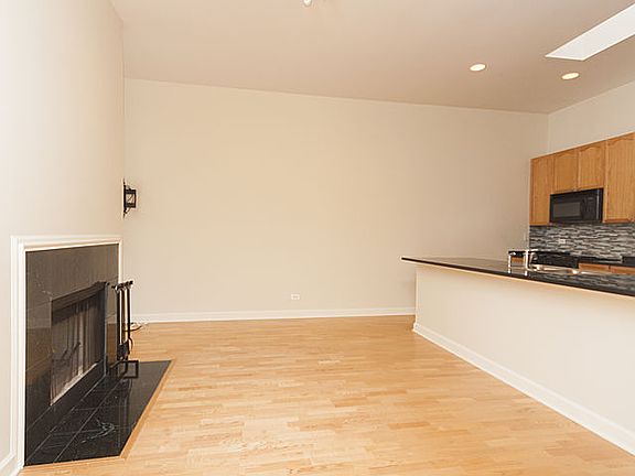 4th image of 1021 W Buena Ave APT 4E