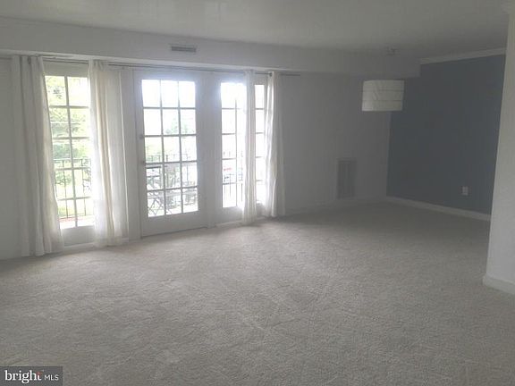 2nd image of 12717 Gordon Blvd APT 122