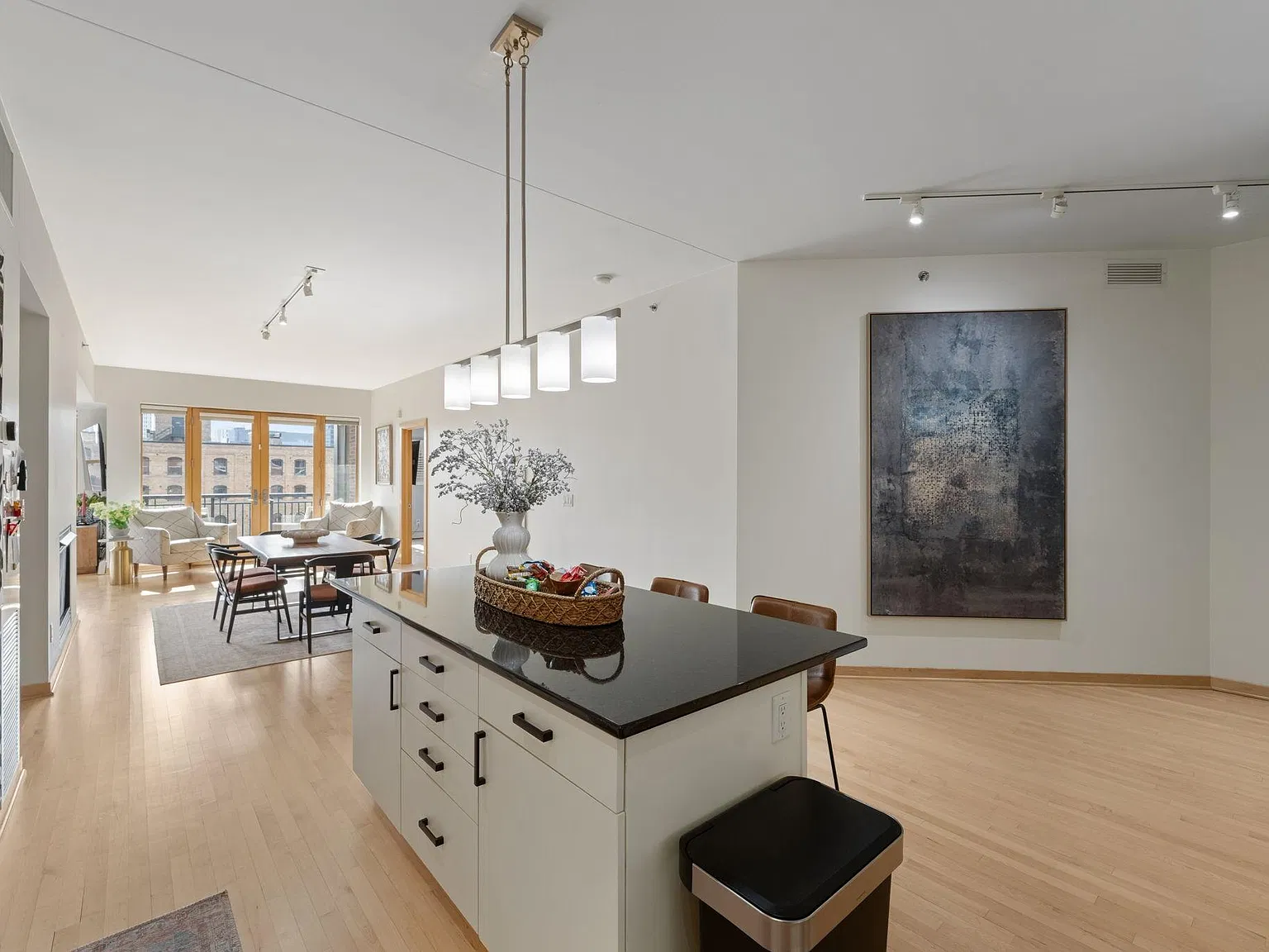 2 bed, 2.5 bath, 1970 sqft, $3,995 — Photo 1