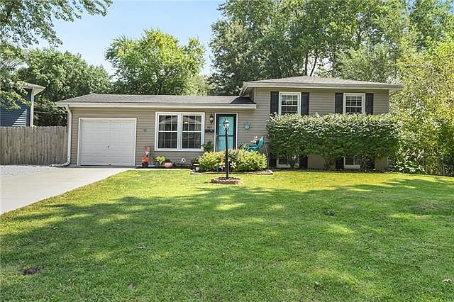 1st image of 517 NW Frances Dr
