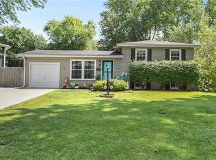 517 NW Frances Dr, Lees Summit, MO 64063