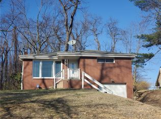 1230 Pinewood Rd, Irwin, PA 15642