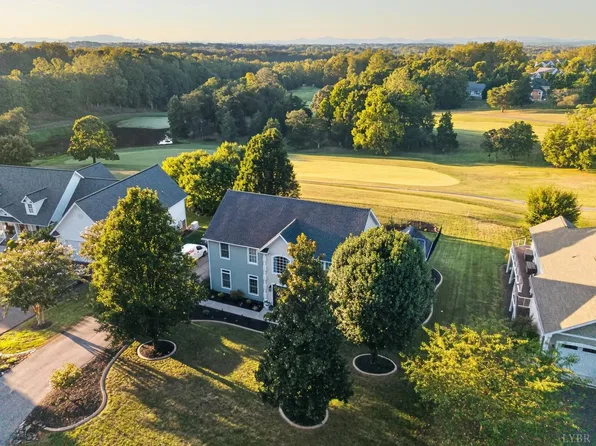 42 Peaks View Dr, Moneta, VA 24121