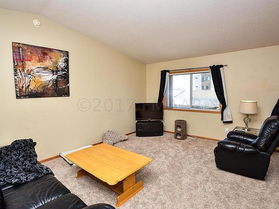 5th image of 2935 Wheatland Dr S