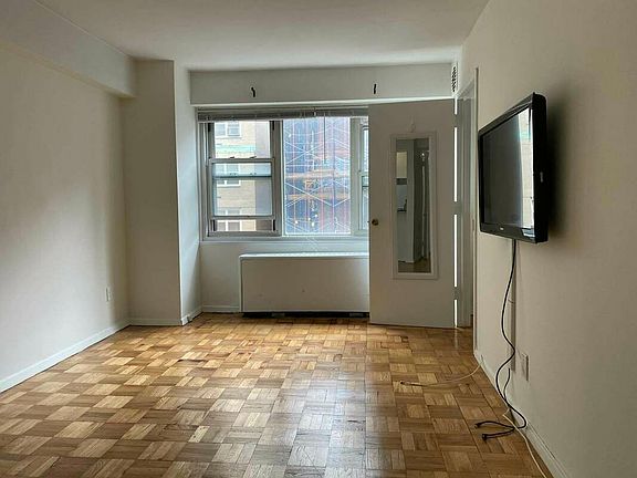 2nd image of 210 E 63rd St APT 9A