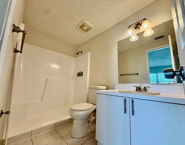 3 bed, 1650 sqft, $2,700 — Photo 3