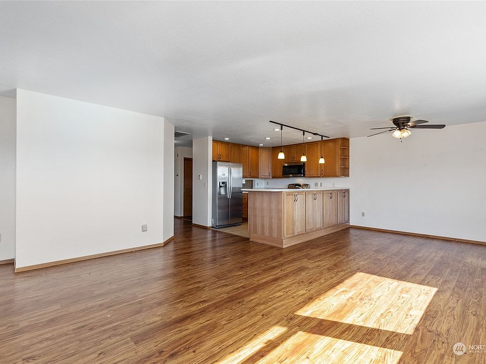 Waterside Condominium Association 651 SE Bayshore Dr Oak Harbor WA Zillow