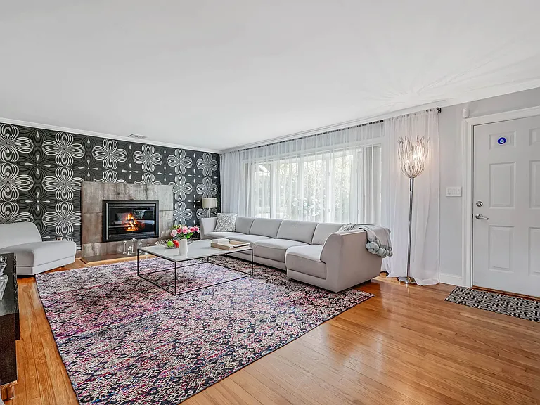 47 Whitebrook Dr — Photo 2