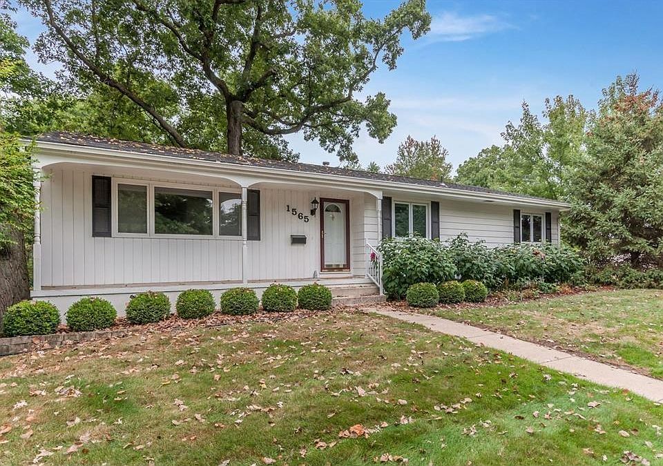 Front of house with street parking for guests