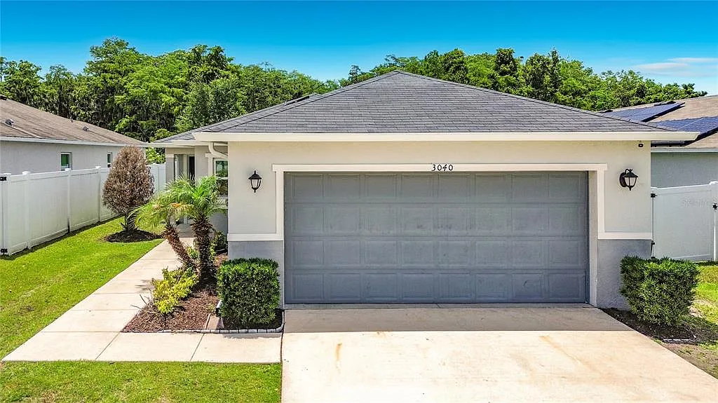 3 bed, 2.0 bath, 1552 sqft, $2,250 — Photo 2