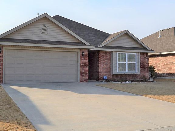 2nd image of 2119 Bradford Cir