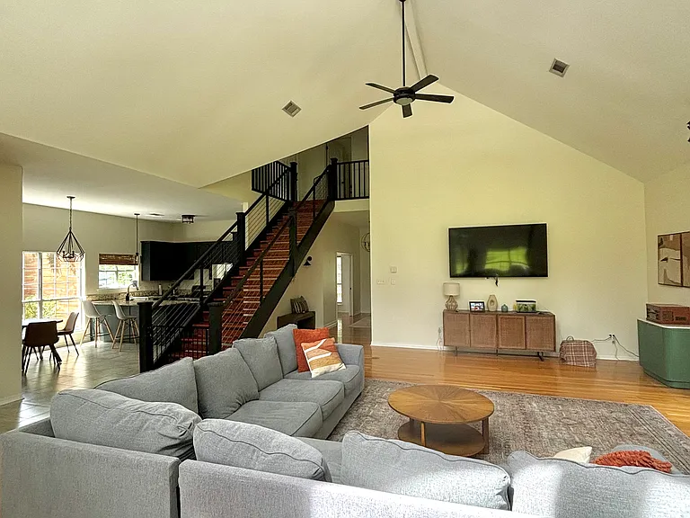 39310 Esterbrook Acres Dr — Photo 1