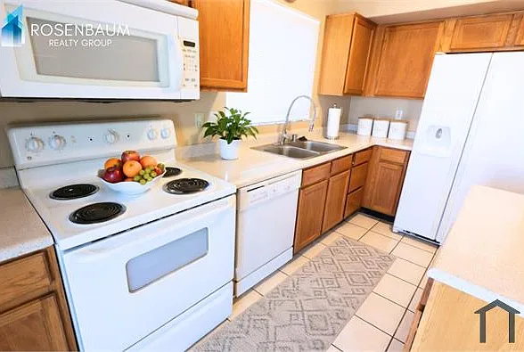 10326 W Missouri Ave — Photo 4