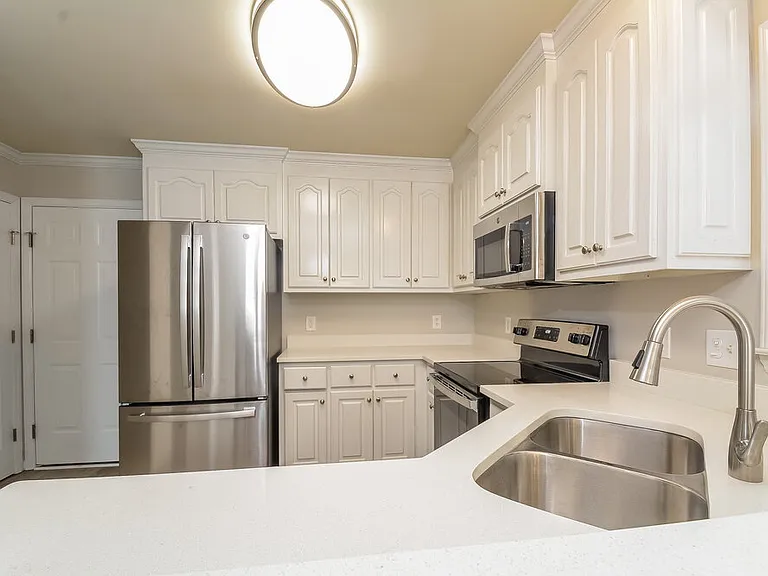 118 Ashton Ct — Photo 8