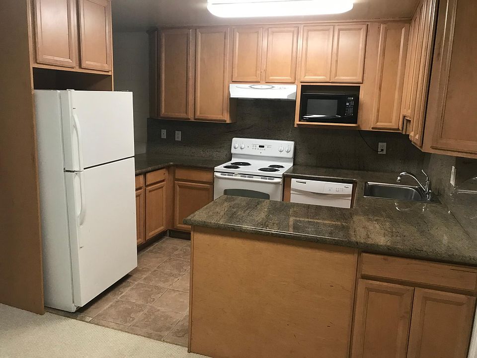 1st image of 1035 El Camino Real APT 6