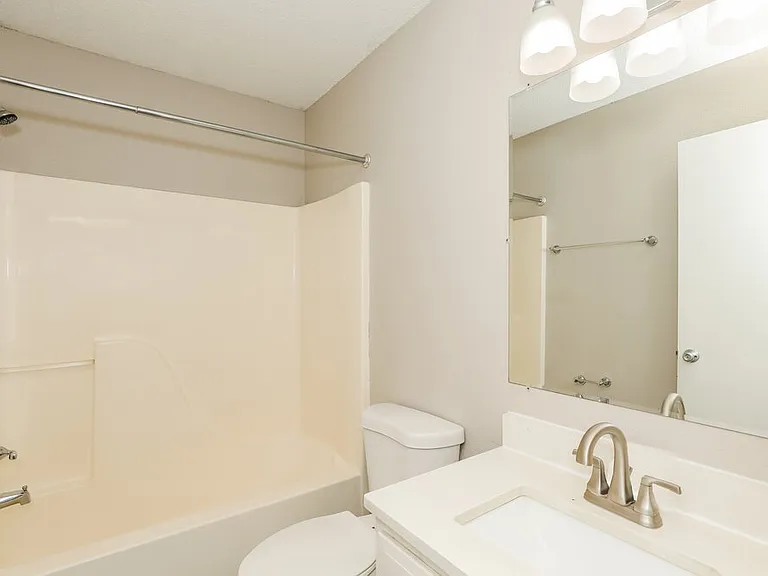 4349 Village Trace Ct — Photo 16